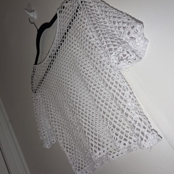 🛍️4 For $15🛍️White Cropped Short Sleeve Blouse *New With Out Tags* - Picture 2 of 9